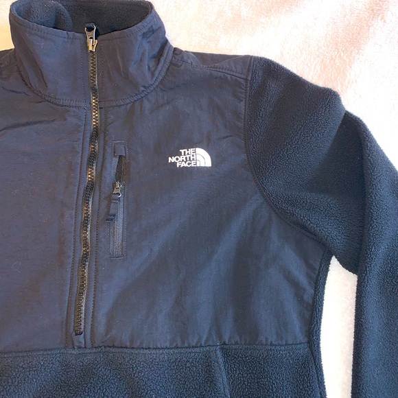 The North Face Women’s Pull Over Jacket - Picture 2 of 7